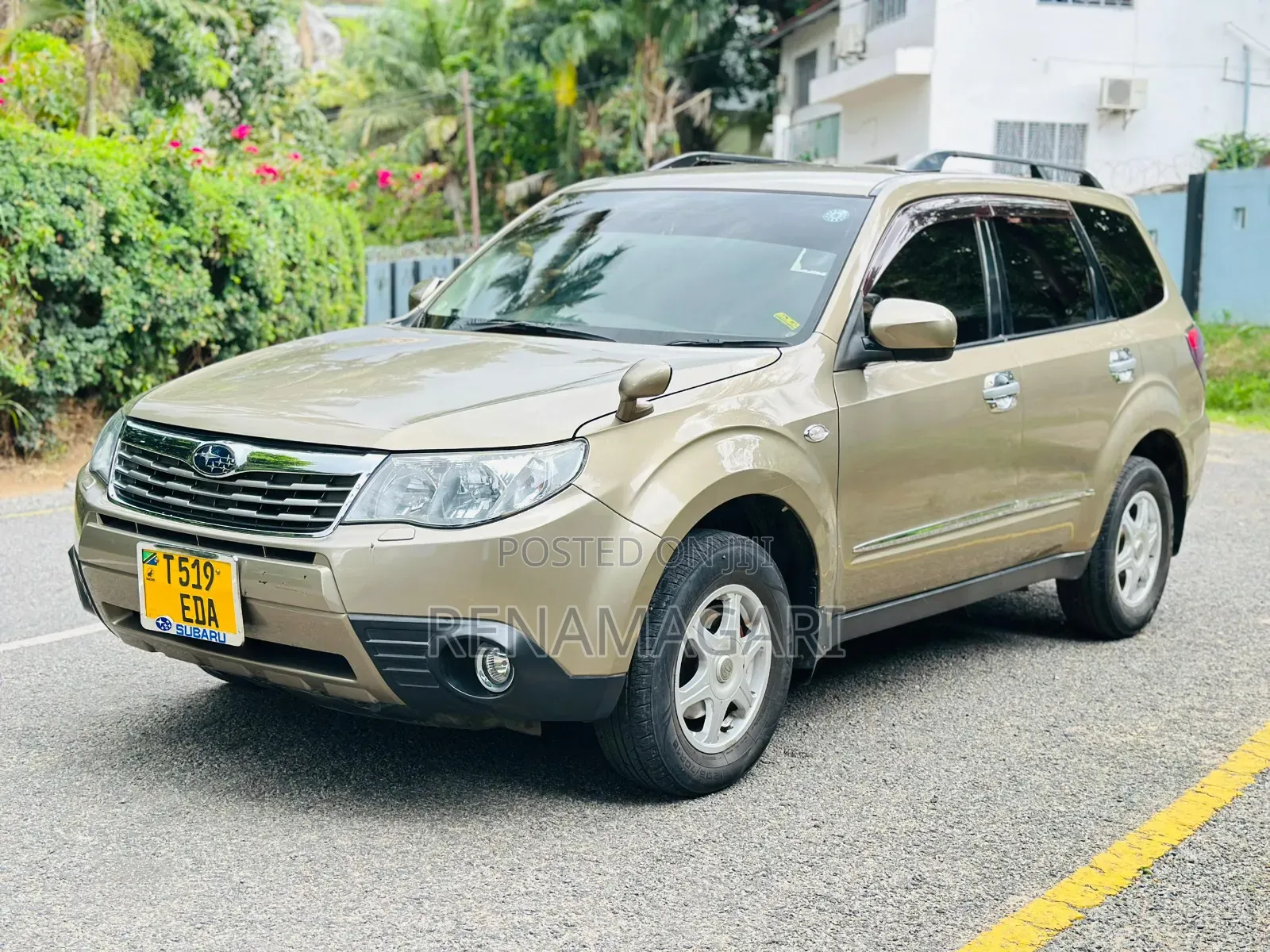 Subaru Forester 2010 Gold