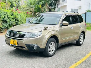 Subaru Forester 2010 Gold