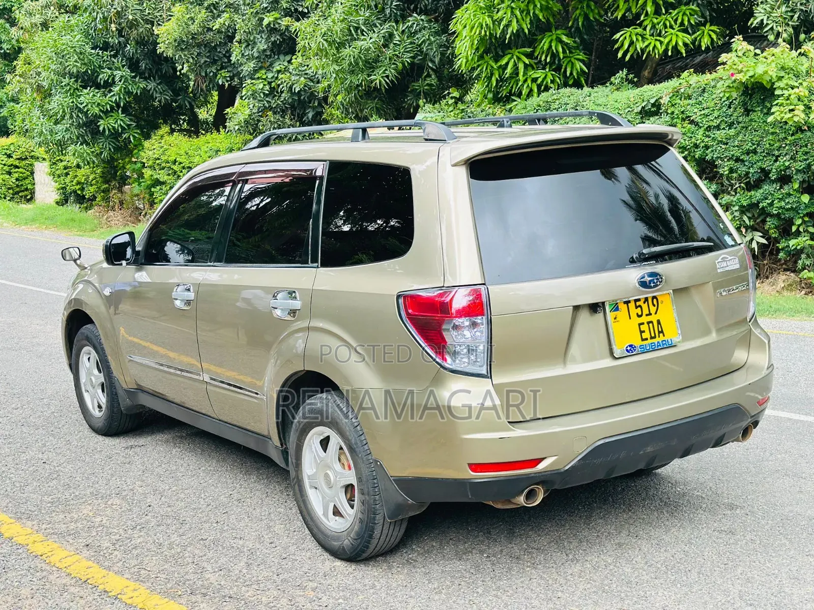 Subaru Forester 2010 Gold