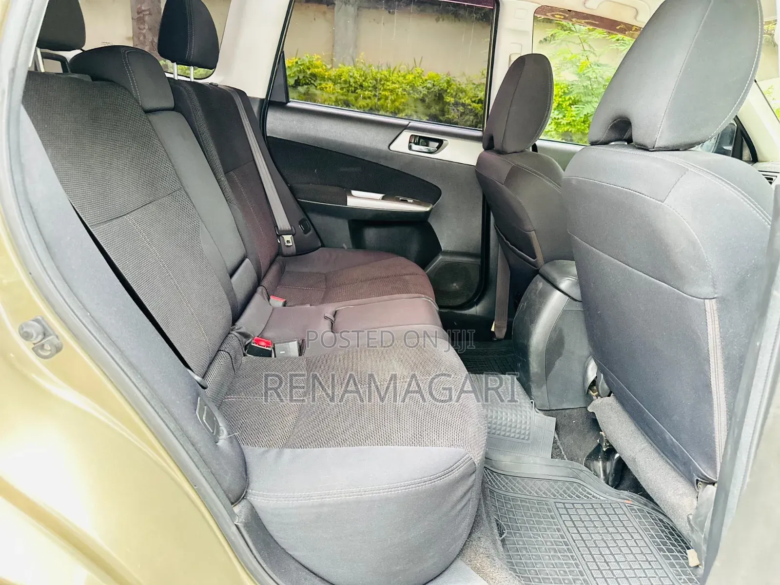 Subaru Forester 2010 Gold