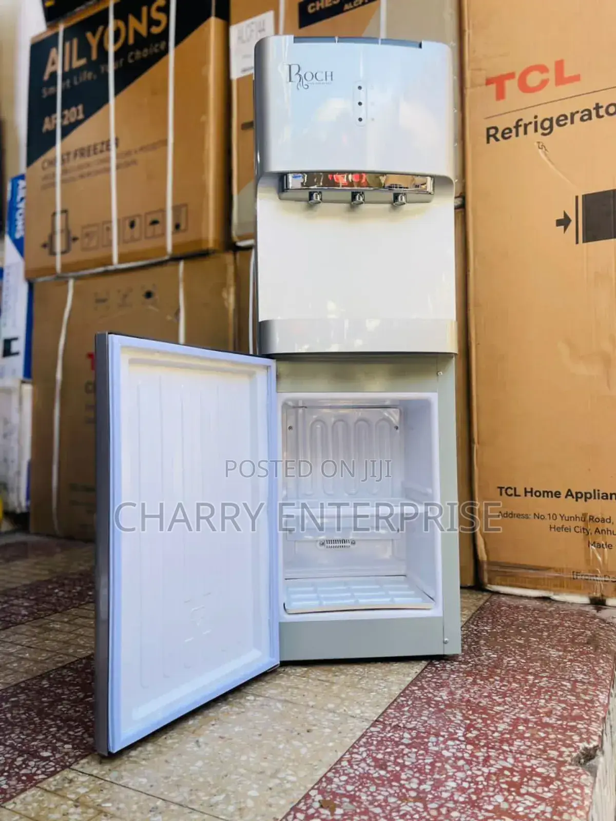 High Quality Roch Water Dispenser 
3 Taps With Fridge
