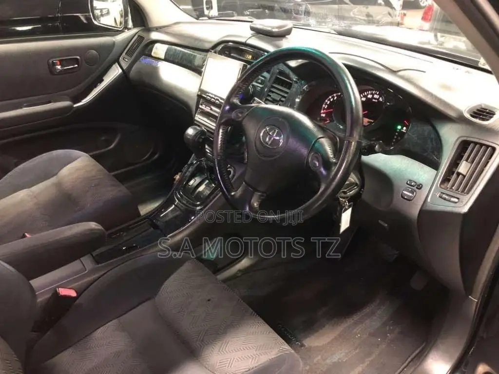 Toyota Kluger 2002 Black