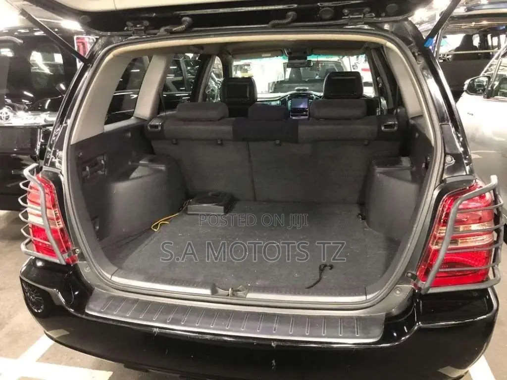 Toyota Kluger 2002 Black