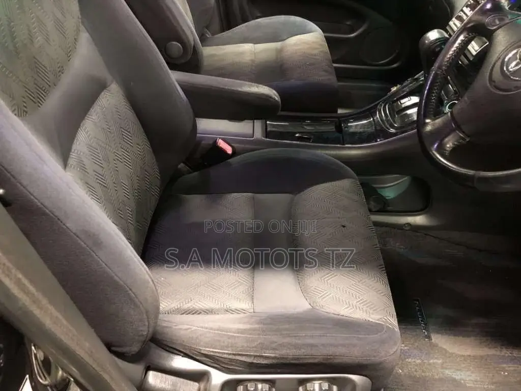 Toyota Kluger 2002 Black