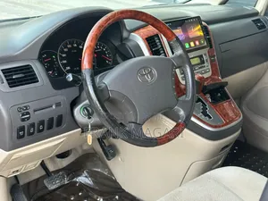 Toyota Alphard 2005 Silver