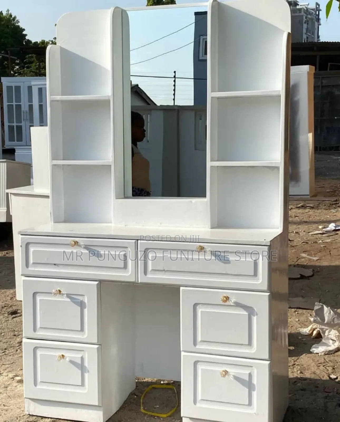 Dressing Table Classic Sana White Colour