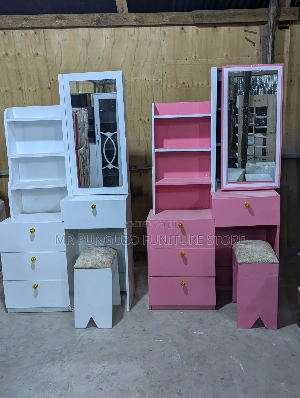Dressing Table White Na Pink Kali Sana