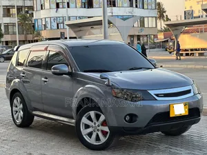 Photo - Mitsubishi Outlander 2010 Gray