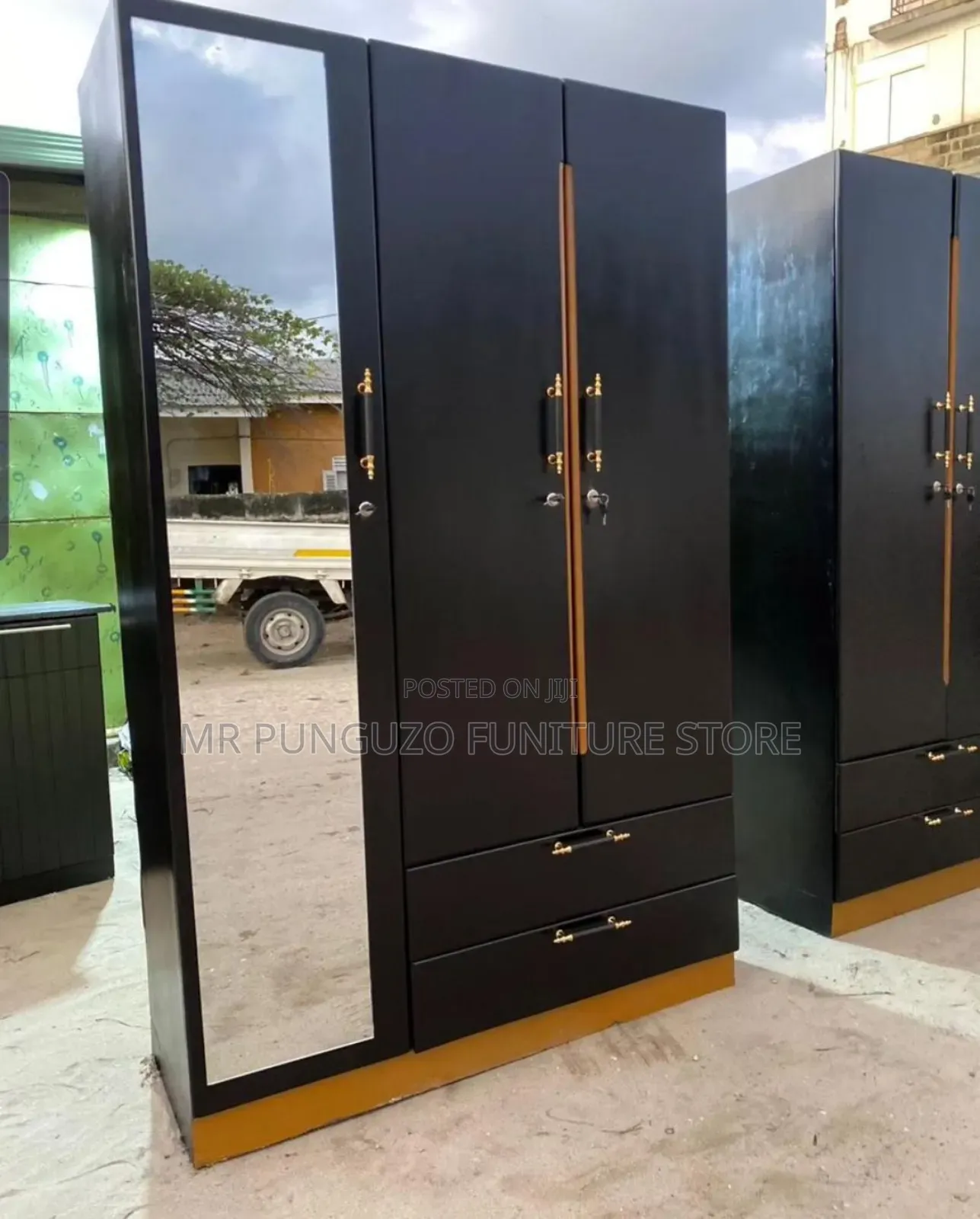 Kabati Milango Mitatu Imara Sana Black Colour