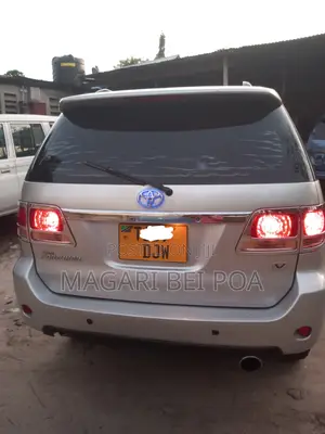 Toyota Fortuner 2013 Silver