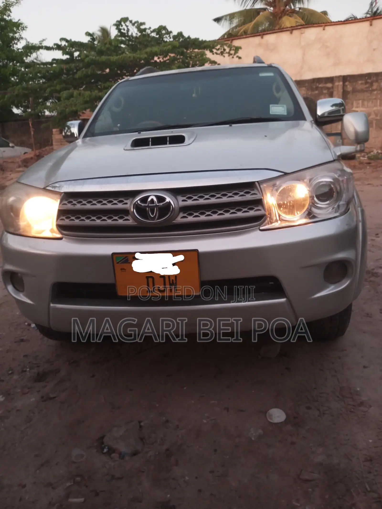 Toyota Fortuner 2013 Silver