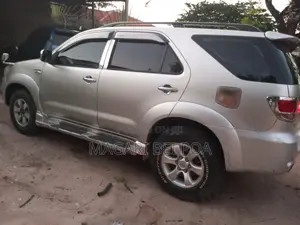 Toyota Fortuner 2013 Silver