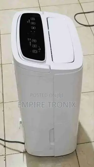 White Westinghouse 12L Dehumidifier With Air Purifier Wde122