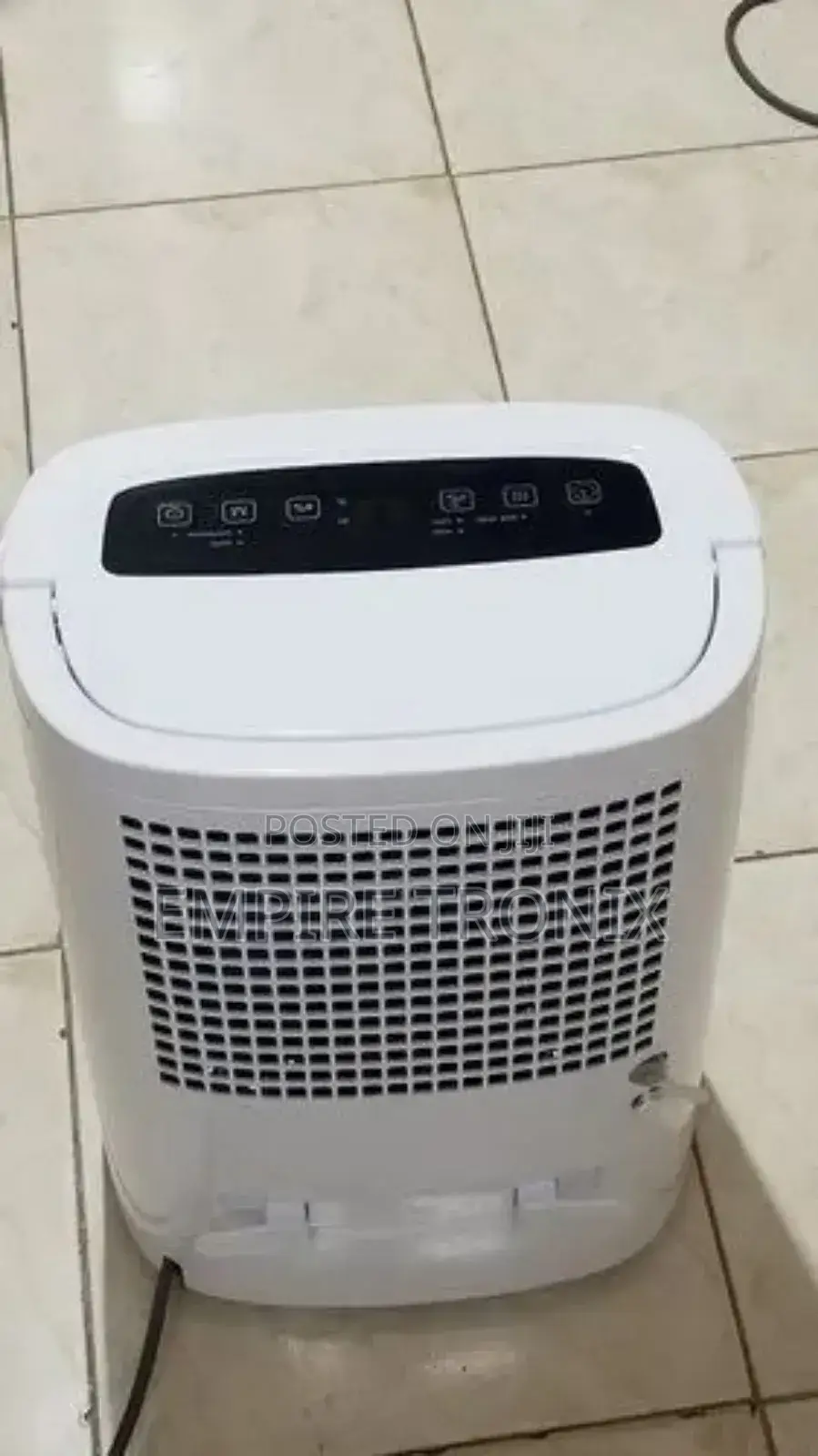 White Westinghouse 12L Dehumidifier With Air Purifier Wde122