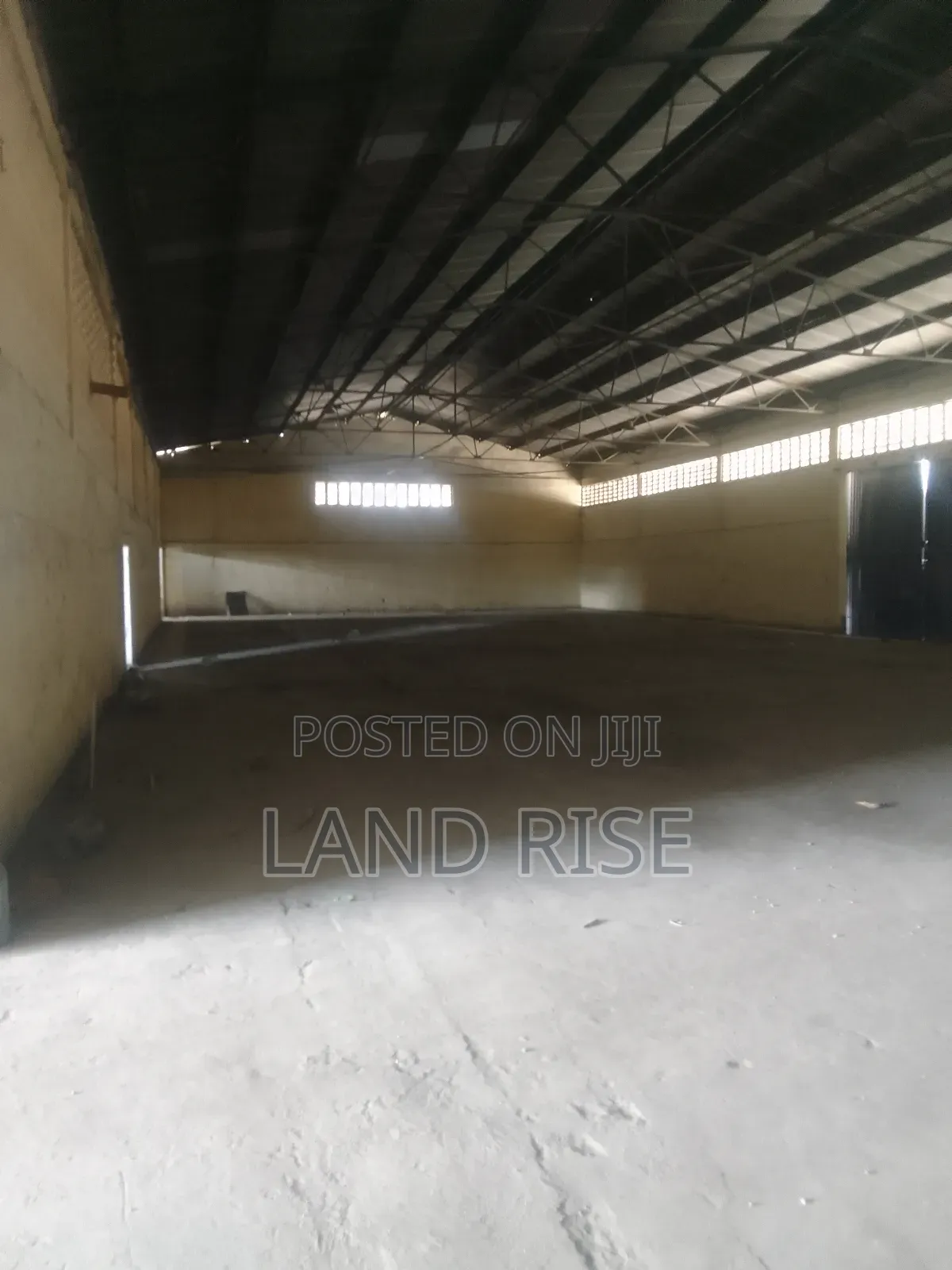 Warehouse With Yard