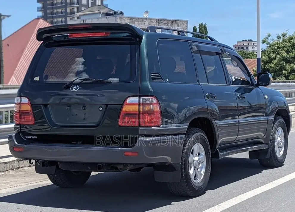 Toyota Land Cruiser 2000 Green
