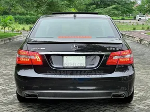 Mercedes-Benz E350 2011 Black