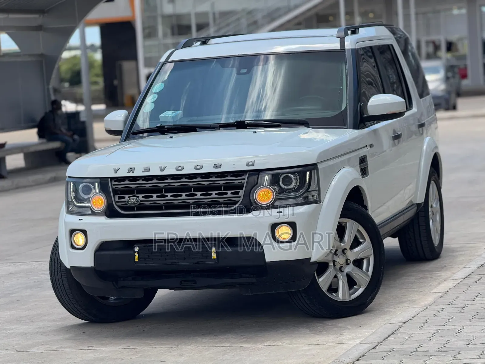 Land Rover Discovery 2015 White