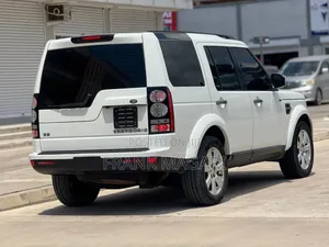 Land Rover Discovery 2015 White