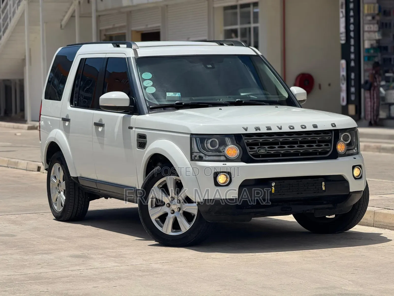 Land Rover Discovery 2015 White