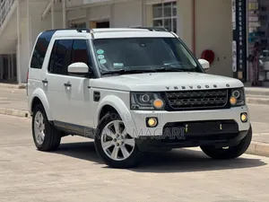 Land Rover Discovery 2015 White