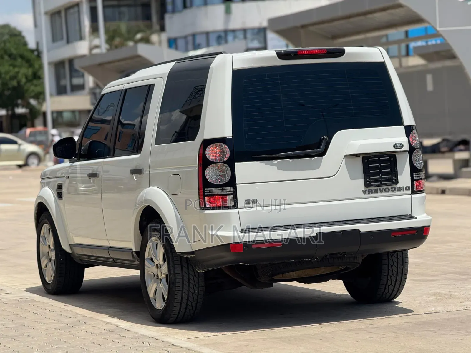 Land Rover Discovery 2015 White