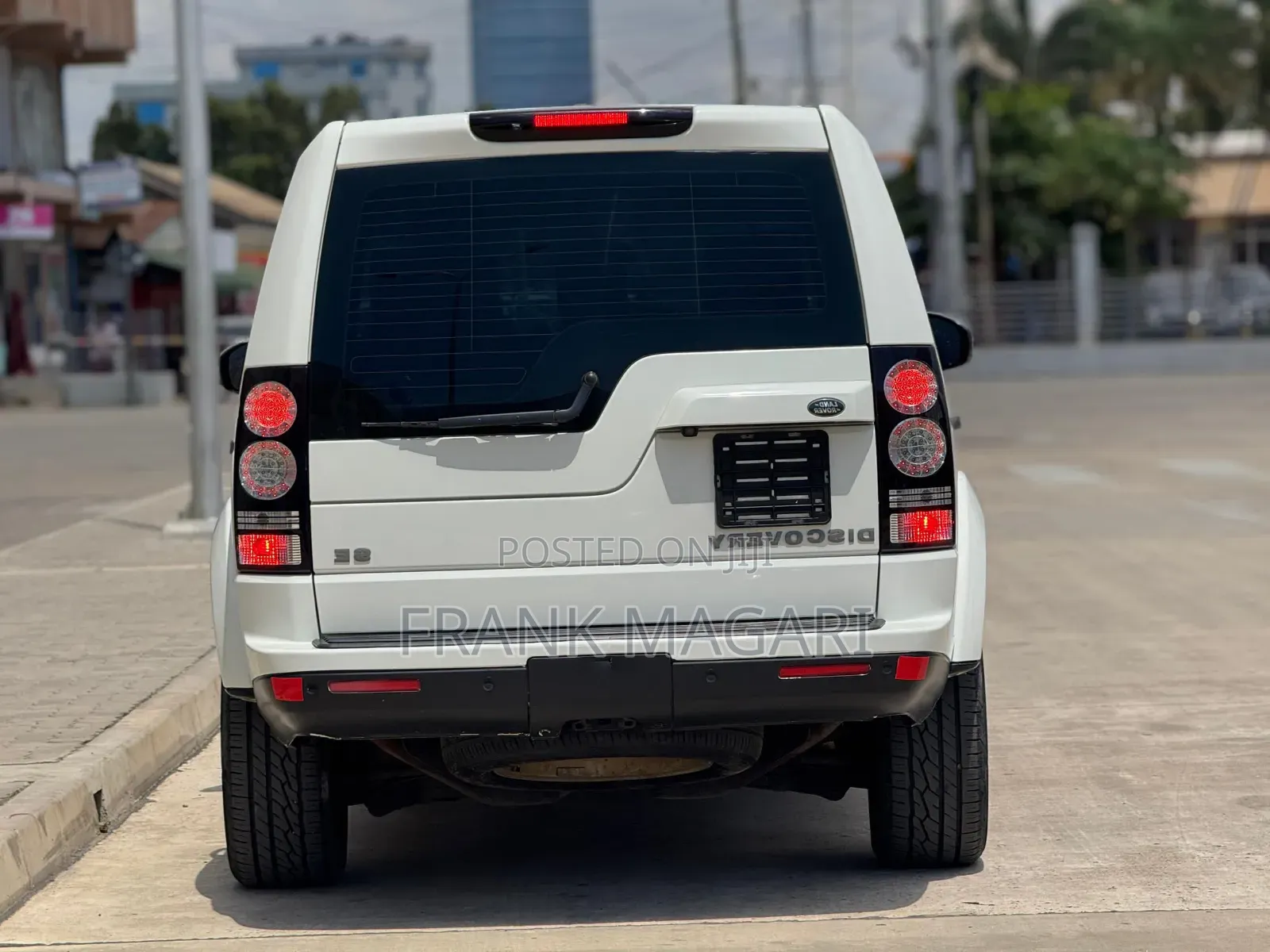 Land Rover Discovery 2015 White