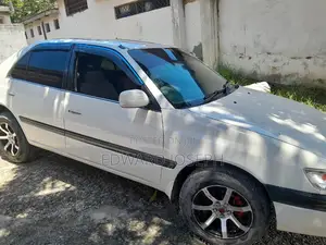 Photo - Toyota Premio 2001 White