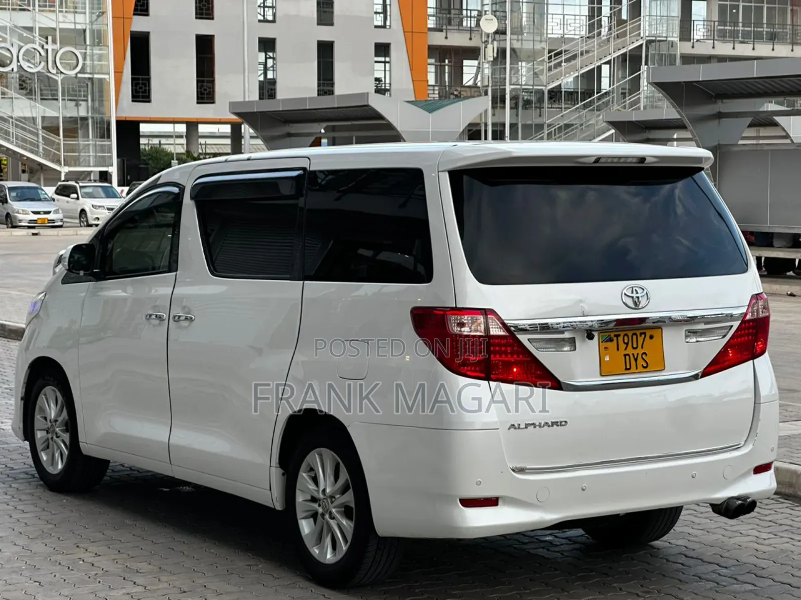 Toyota Alphard 2.4 Petrol FWD 2012 White