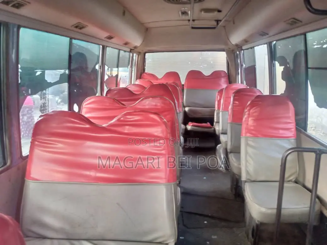 Mitsubishi Fuso Rosa 2004 Blue