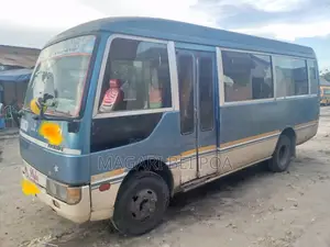 Mitsubishi Fuso Rosa 2004 Blue