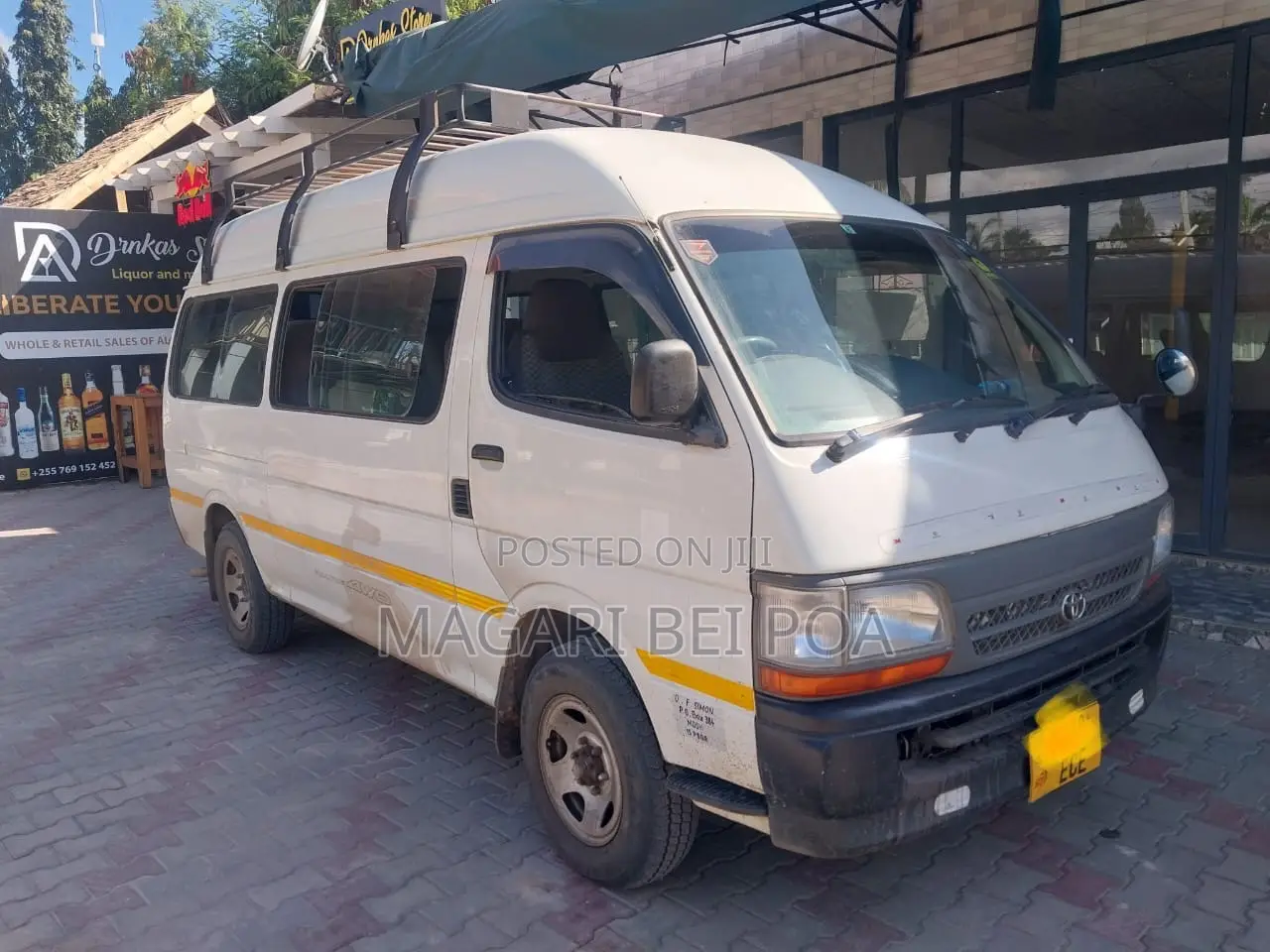 Toyota HiAce 2005 White