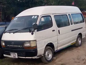 Toyota HiAce 2002 White