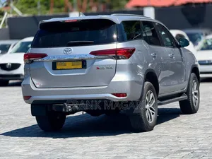 Toyota Fortuner 2.8 D AWD 2017 Silver