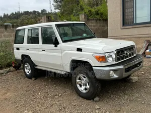 Toyota Land Cruiser 2014 Pearl