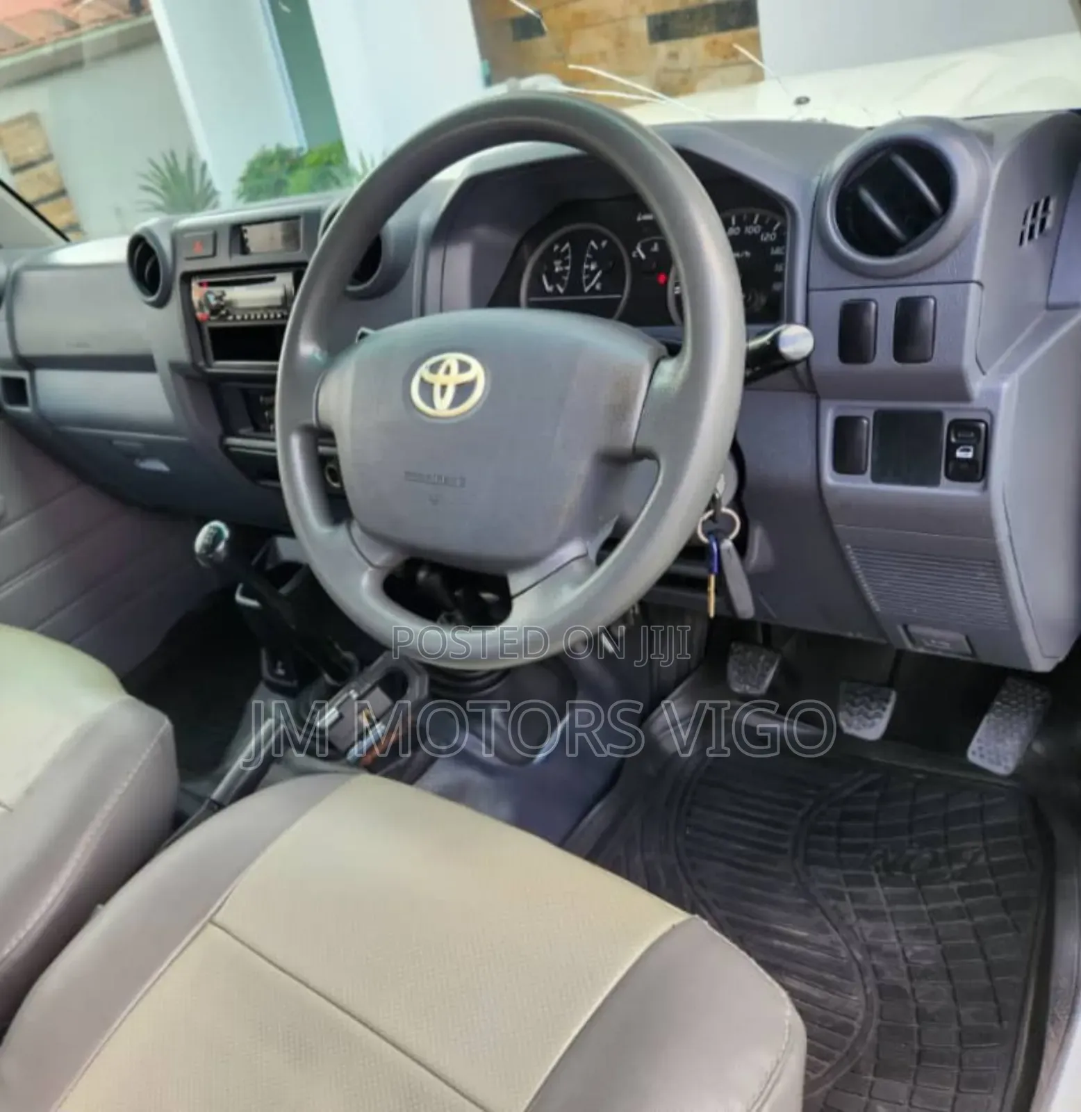 Toyota Land Cruiser 2014 Pearl
