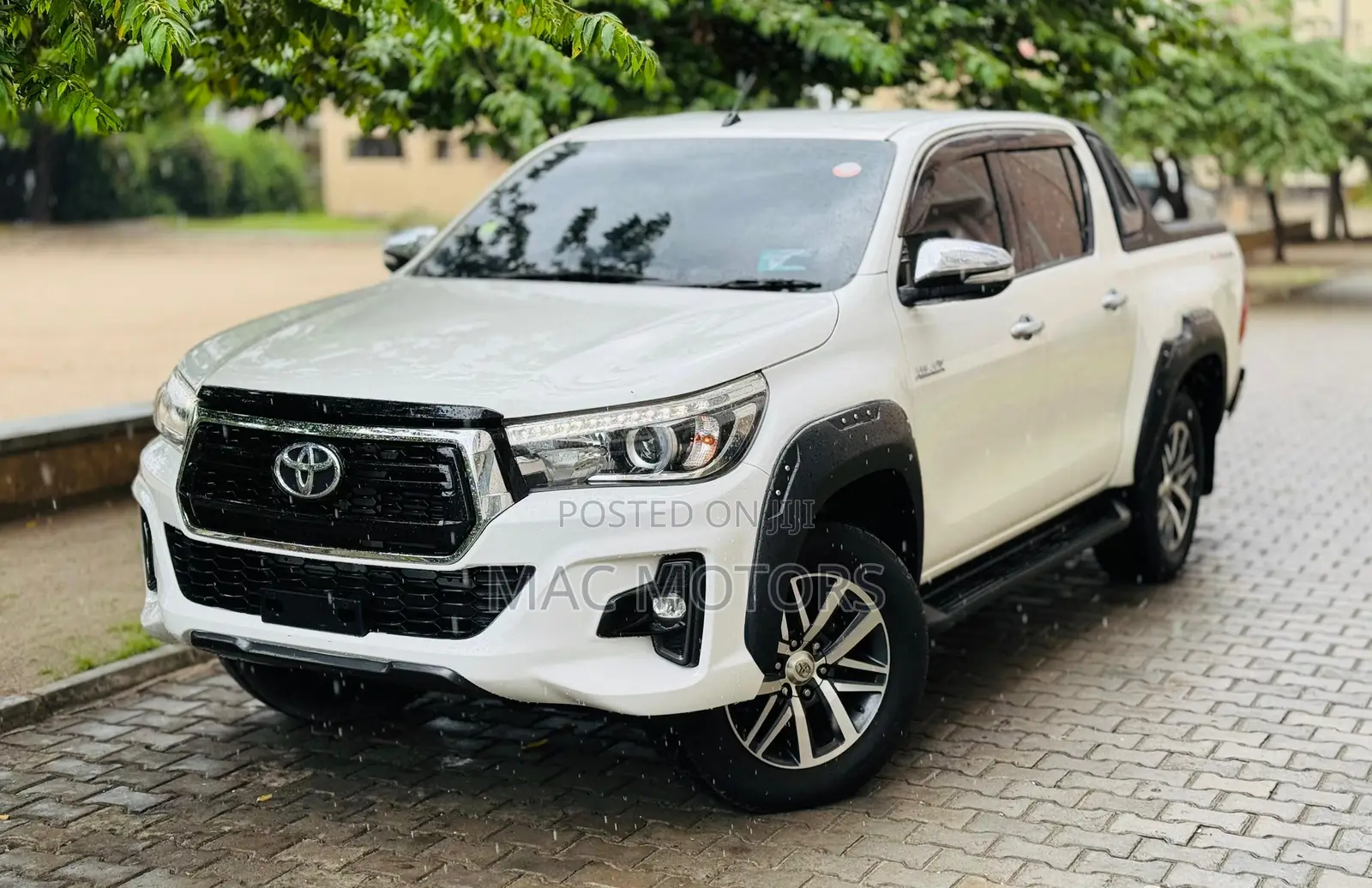 Toyota Hilux 2018 White