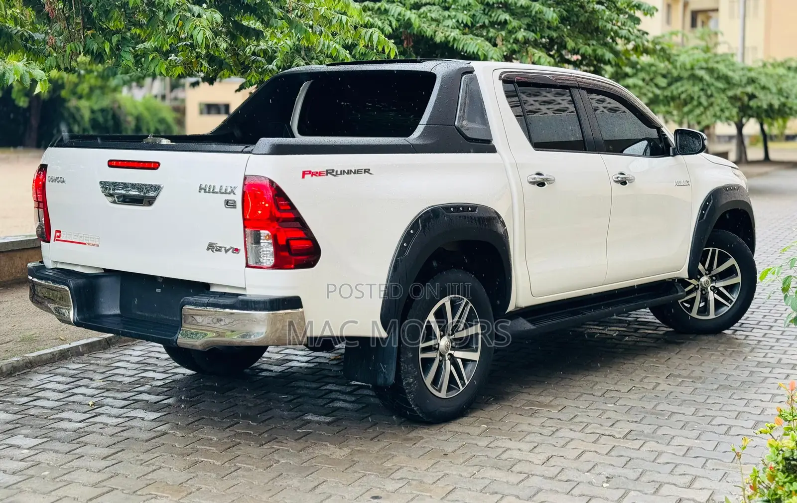 Toyota Hilux 2018 White