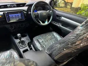 Toyota Hilux 2018 White