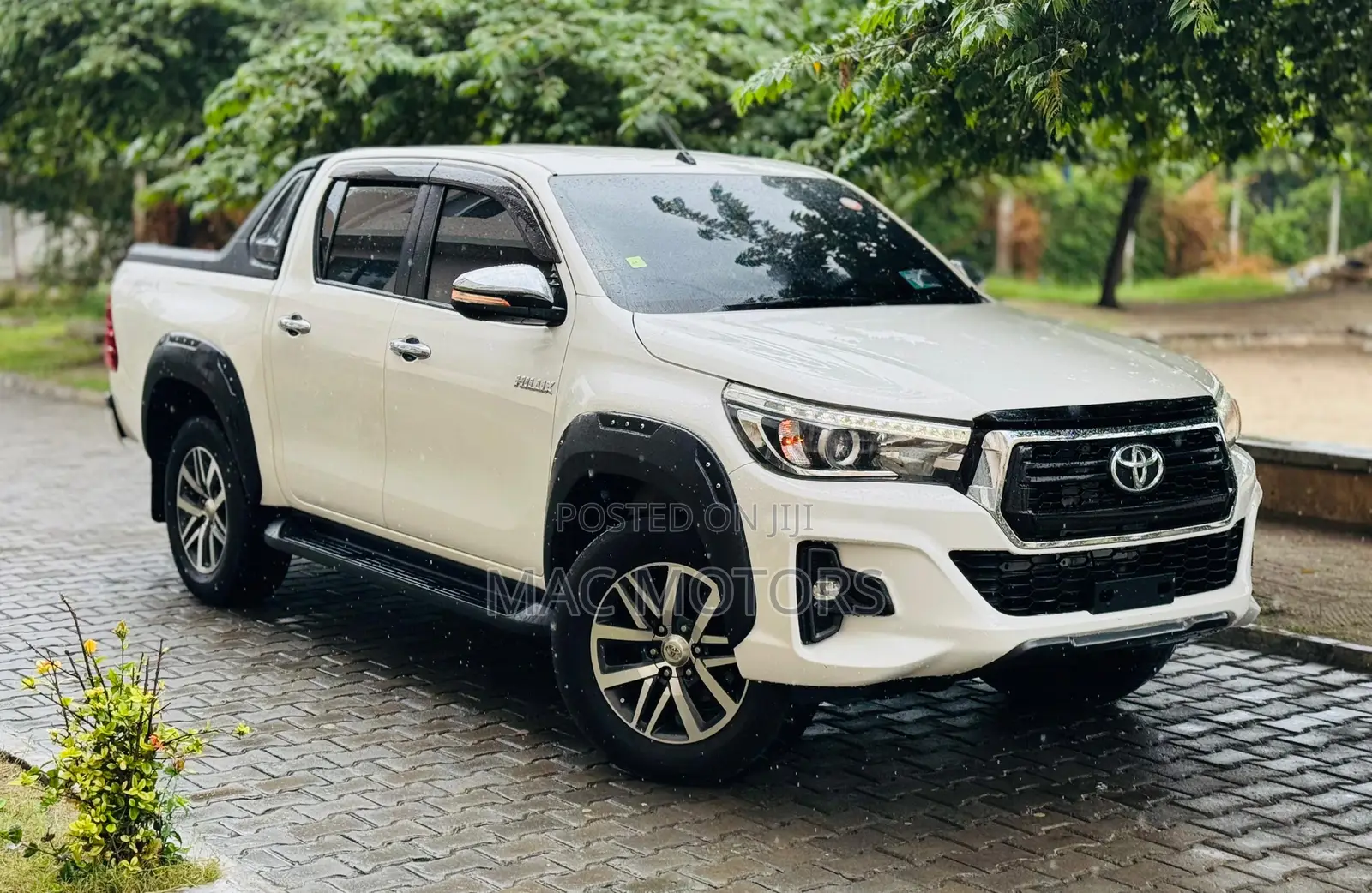 Toyota Hilux 2018 White
