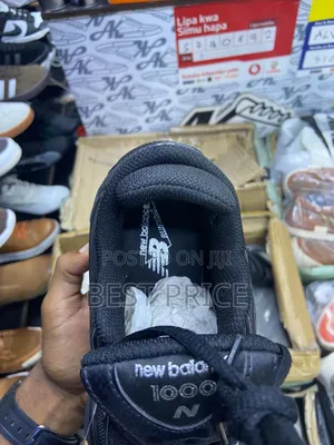 New Balance Black 1000