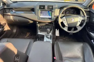 Toyota Crown 2011 White