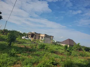 Eneo Leny Ukubwa Wa SQMT 3300 Linauzw Lip Kerege Kwa Kiwete