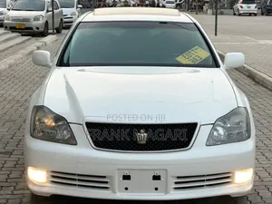 Toyota Crown 2006 White