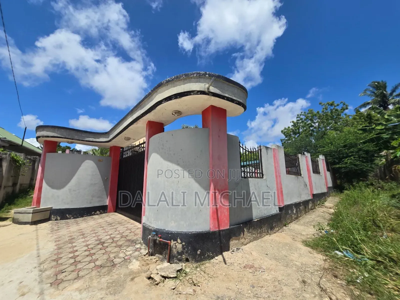 3bdrm House in Kinzudi, Goba for sale