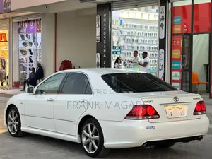 Toyota Crown Royale 2005 White