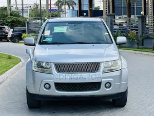 Photo - Suzuki Escudo 2005 Silver