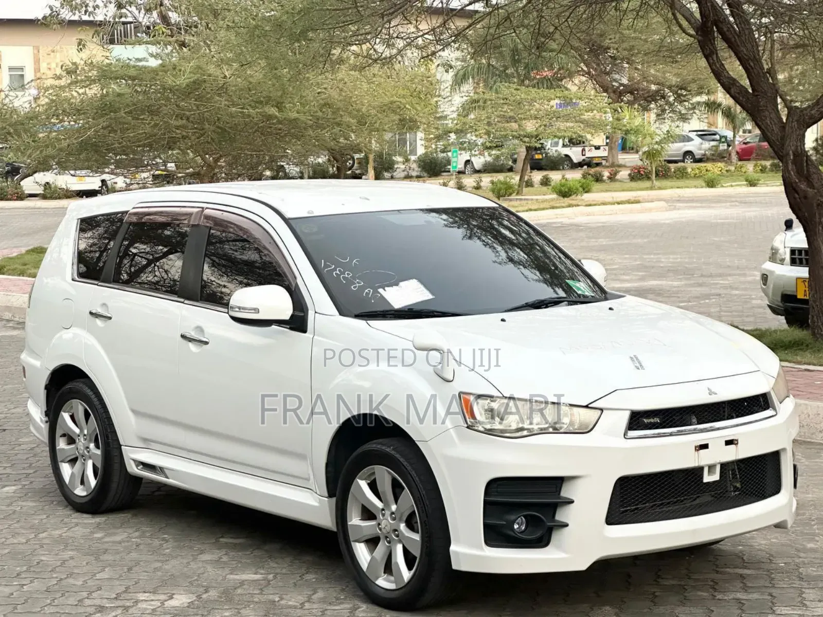 Mitsubishi Outlander 2010 White