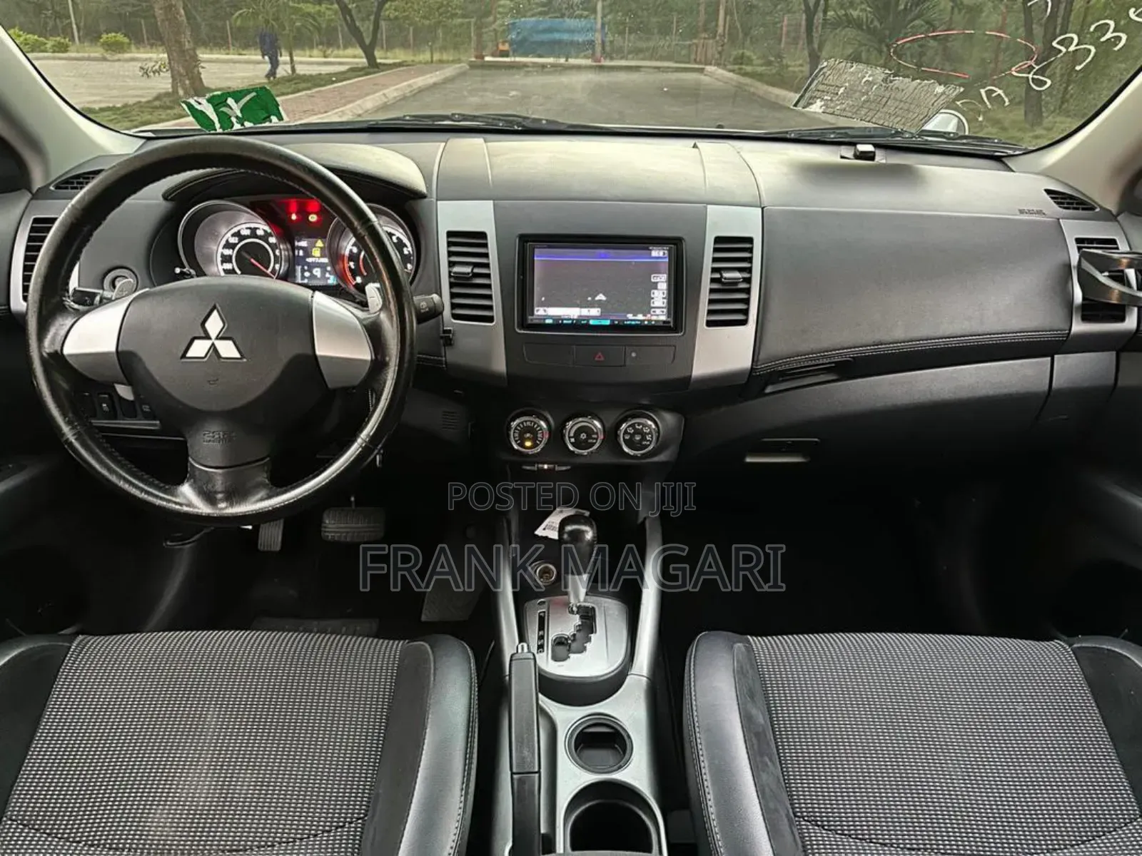 Mitsubishi Outlander 2010 White
