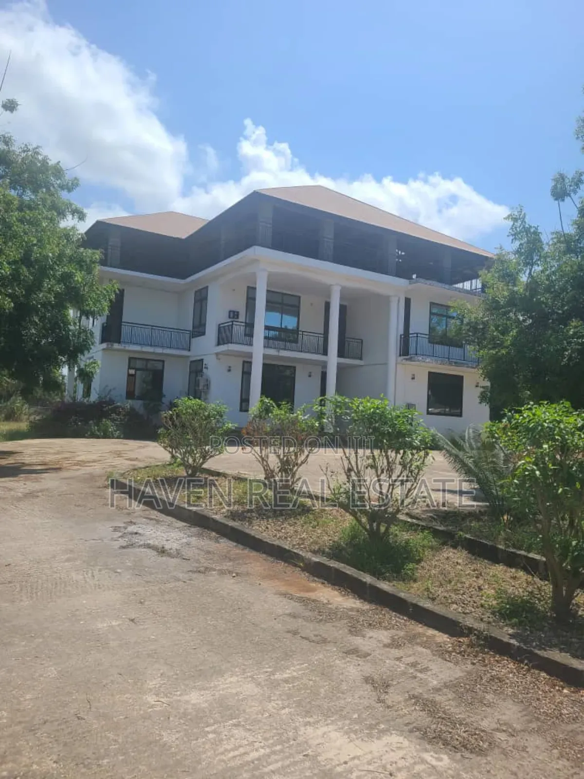5bdrm House in Kigamboni for sale
